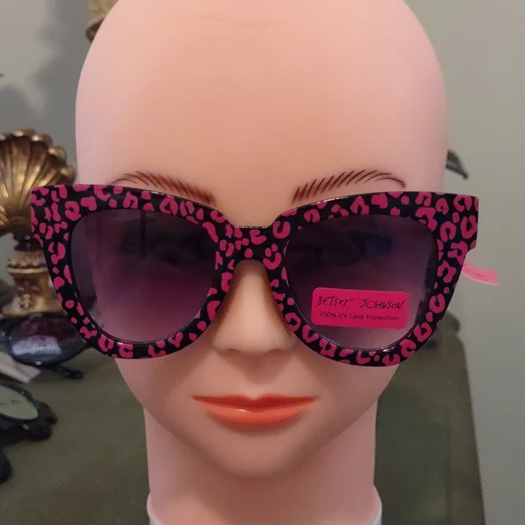 Betsey Johnson Party In The Front Sunglasses NWT Betsey Johnson ?Garden Party? Oversized Black  main image 4